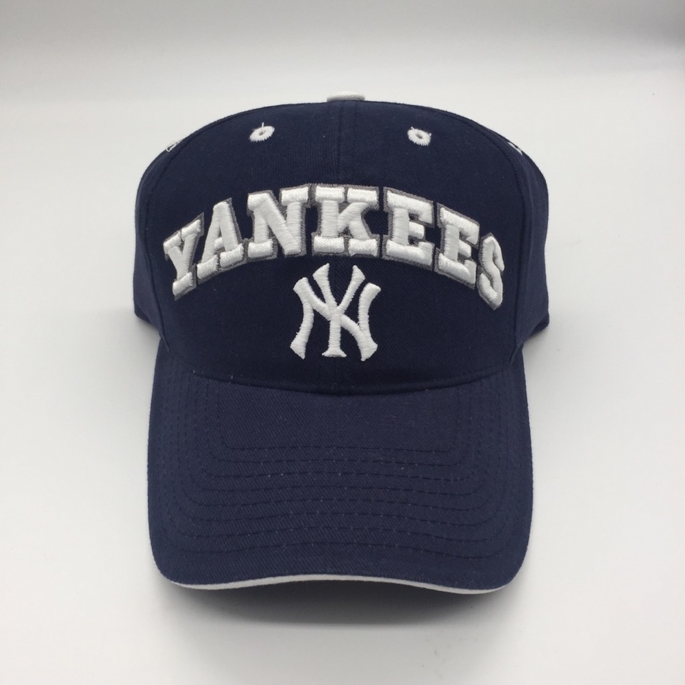 New York Yankees Vintage Strap-Back Cap Hat